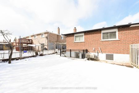 Semi-Detached Home For Lease | W8081344 - Photo 5