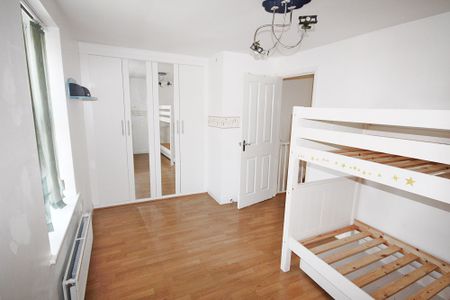 Pasadena Avenue, Warrington - Photo 2