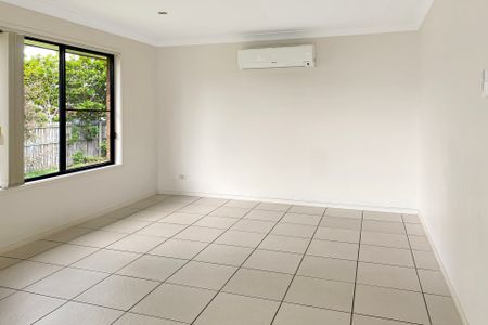 13 Colyton Street, - Photo 2