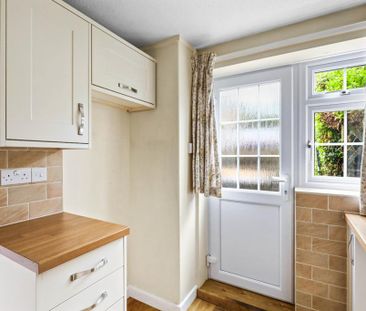 2 bedroom semi-detached house to rent - Photo 5