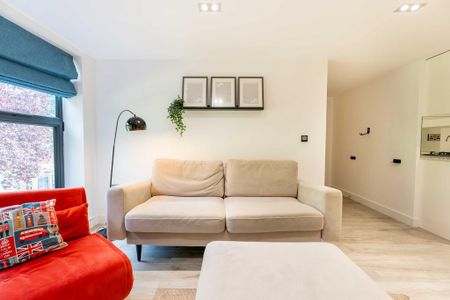 2 bedroom flat to rent - Photo 2