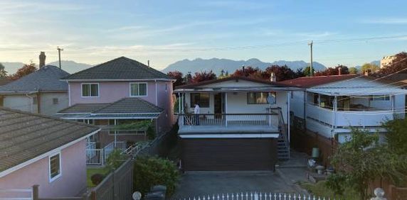 1BR- 2 floor Laneway house with Mountain view in Fraserhood - Photo 2