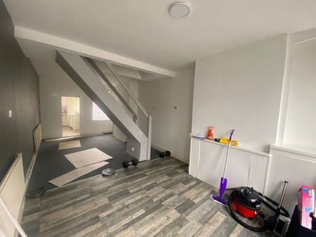 2 bedroom terraced house to rent - Photo 5