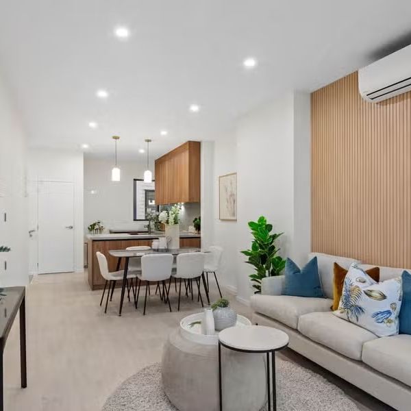 3 Bedrooms, Hobsonville - Photo 1