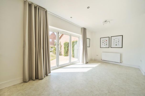 3 bedroom detached house to rent - Photo 1