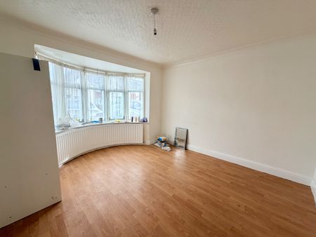 3 bed semi-detached house to rent in Monks Park, Wembley, HA9 - Photo 2