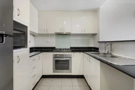 Convenient Living in Bankstown's Heart - Photo 4