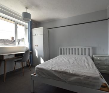 4 bedroom detached house to rent - Photo 3