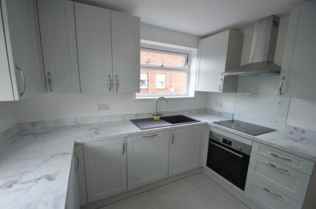 2 bedroom Maisonette to rent - Photo 4