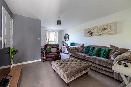 3 bed semi-detached house to rent in Ryder Court, Newcastle Upon Tyne, NE12 - Photo 3