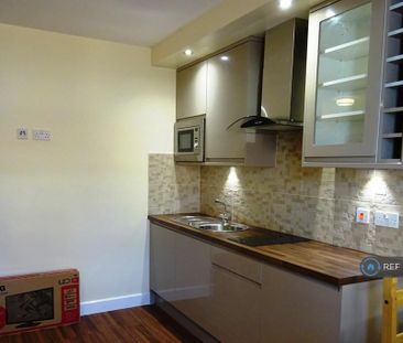 Studio to rent - Photo 6