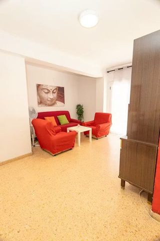 Plaça del Cedre, Valencia, Valencian Community 46022 - Photo 4