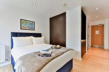 Standard Suite - Photo 4