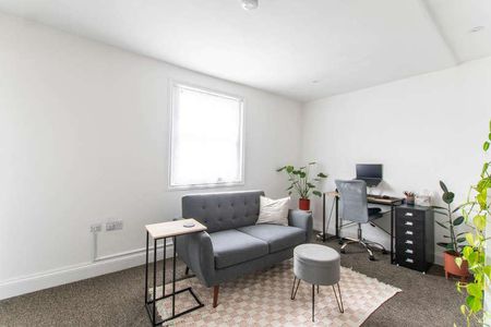 Hewlett Road, Cheltenham, GL52 - Photo 3