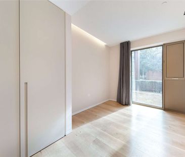 A beautiful two bedroom apartment in this highly sought after devel... - Photo 2