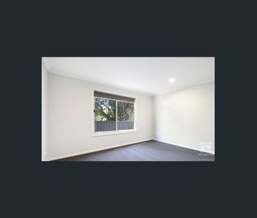 1/10 Waratah Crescent, West Albury, NSW 2640 - Photo 1