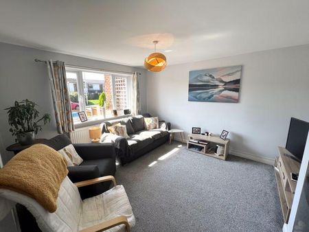 3 bedroom terraced house to rent - Photo 5