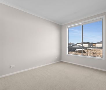 Near New Town House in Meridian Estate&excl; - Photo 2
