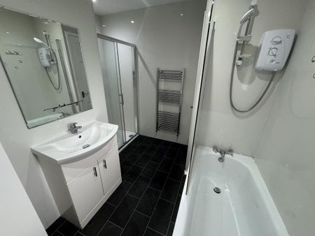 3 bedroom terraced house to rent - Photo 3