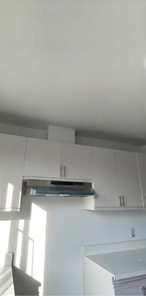 5 ½ HAUT TRIPLEX – Date Entrée Flexibe - Photo 1