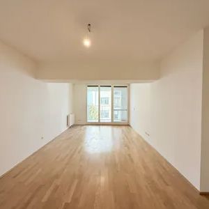 Geräumige 2-Zimmer Wohnung mit großem Wohnzimmer und begehbarem Kleiderschrank in urbaner Lage - Foto 2