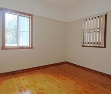 11 Hoskins Street, Gwynneville, NSW 2500 - Photo 1