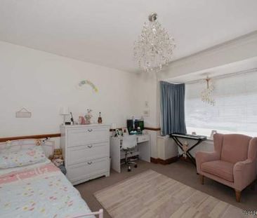 2 bedroom property to rent in Epsom - Photo 1