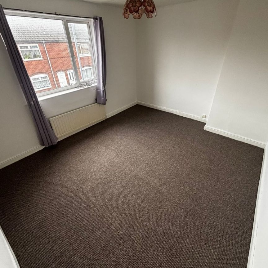 3 bed Terraced - To Let - Photo 1