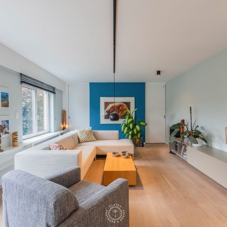 Trendy gelijkvloers appartement met fijn terras én autostaanplaats - Foto 1