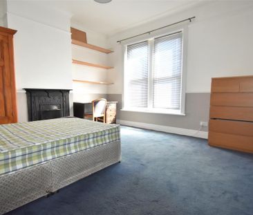 4 bedroom terraced house to rent - Photo 2