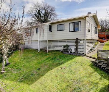 Dinsdale Family Home - Photo 3