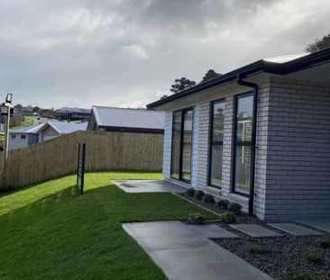 Stylish new build - Photo 3