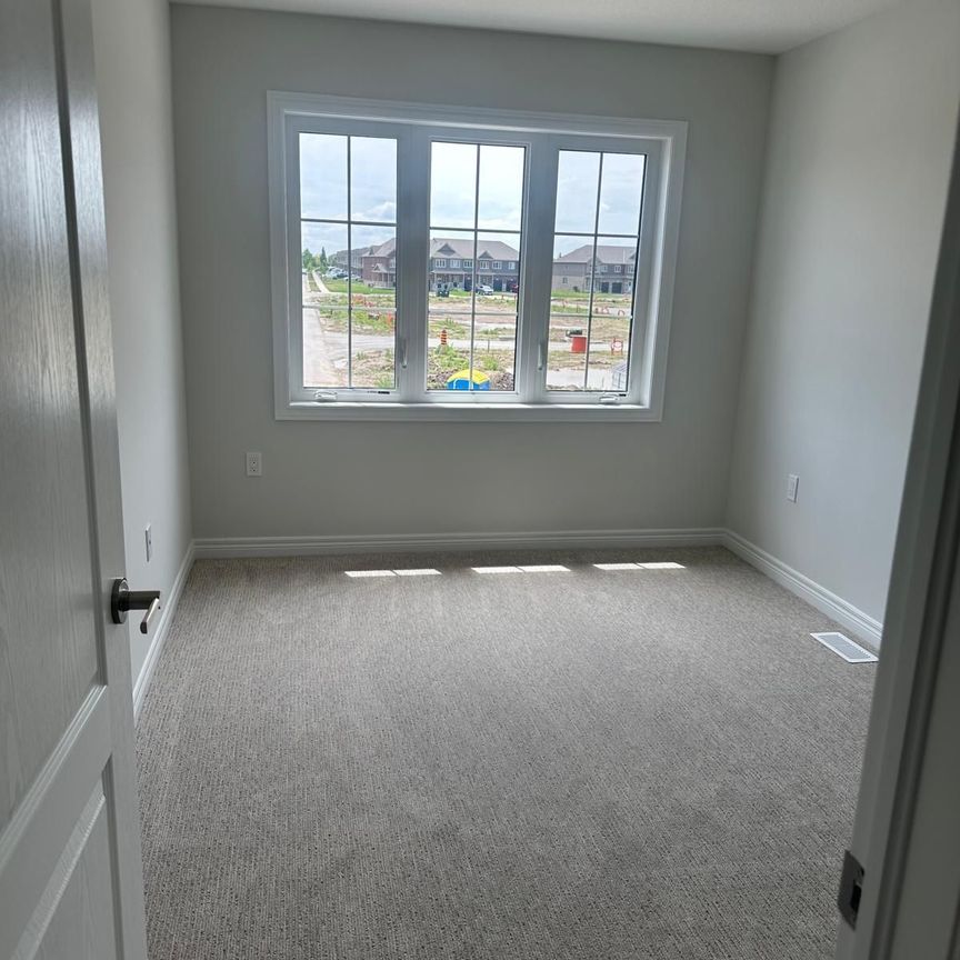 For Lease - 77 Lloyd Davies Way, Hamilton, Ontario - Photo 1