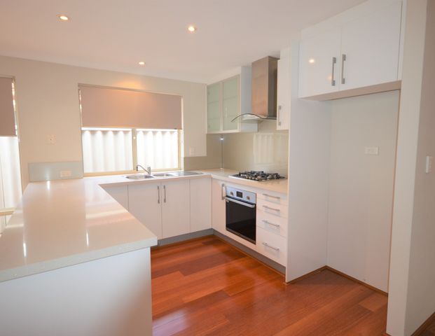 3x2 HOME OFFERING SPACE, SECURITY AND VALUE IN PRIME LOCATION - Photo 1