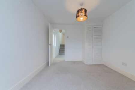2 bedroom Flat To Let Total Size: 431 SQ FT - Photo 2