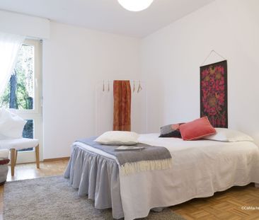 Spazzioso appartamento di 2.5 locali immerso nel verde! - Photo 2