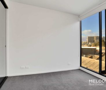 DYNAMIC CITY-EDGE LOCALE, TWO BEDROOM - UNFURNISHED - Photo 4