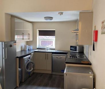 4 bedroom house to rent - Photo 2
