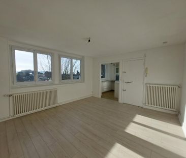 Location Appartement 3 pièces 51m² MONT ST AIGNAN 76130 - Photo 2
