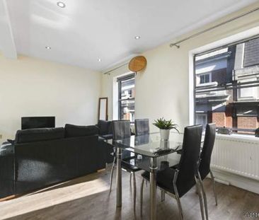 2 bedroom property to rent in London - Photo 3