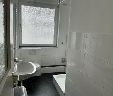 Bequem mit dem Aufzug ins 4.Obergeschoss: Tolle 2 Zimmer-Wohnung in... - Foto 2