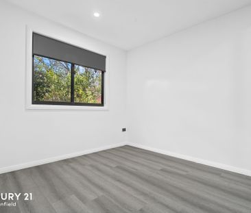 Near New 2 Bedroom Granny Flat with Parking Space&excl; - Photo 3