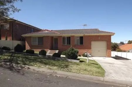 Comfortable Villa in a Convenient Blackbutt Location - Photo 3