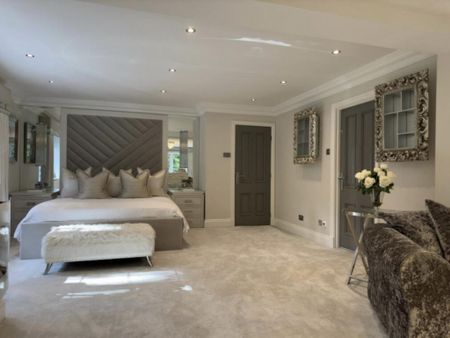 5 bedroom detached house to rent - Photo 4