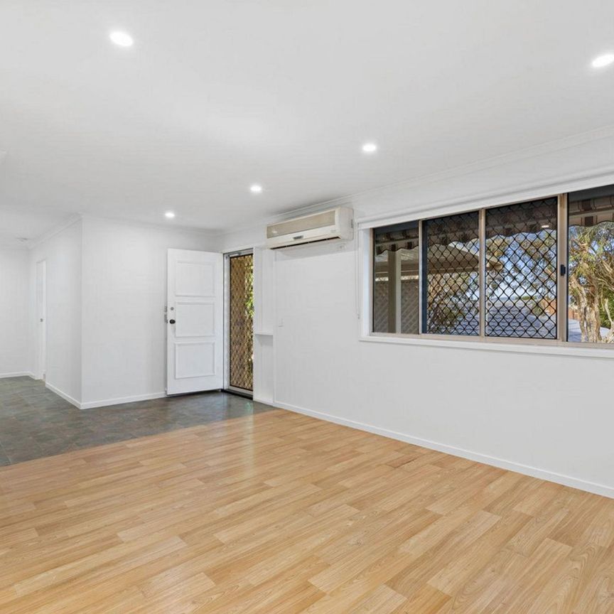 4 bedroom family home close to everything - Photo 1