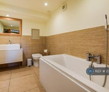 3 bedroom detached house to rent - Photo 2