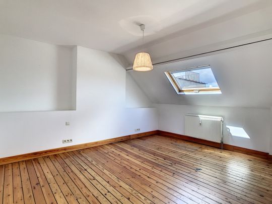 Appartement met 2 slaapkamers en terras te huur Sint-Gillis - Photo 1