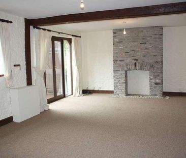 Wotton Road, Kingswood, GL12 - Photo 2