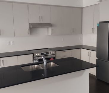 For Lease - 57 Phoenix Boulevard, Barrie, Ontario - Photo 3