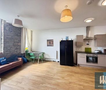 1 bedroom in a house share to rent - Photo 4